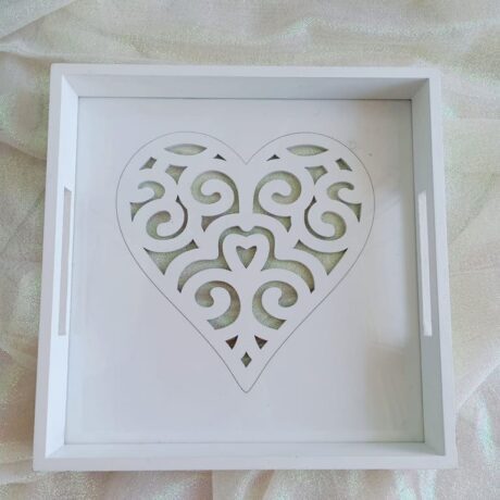 Λευκός Ξύλινος Δίσκος με Σκαλιστή Καρδιά